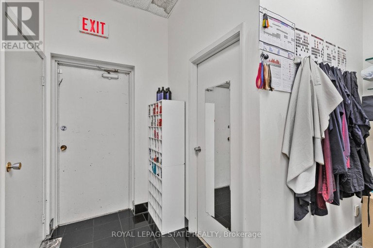 6 - 665 PLAINS ROAD E, Burlington (LaSalle), Ontario, L7T2E8