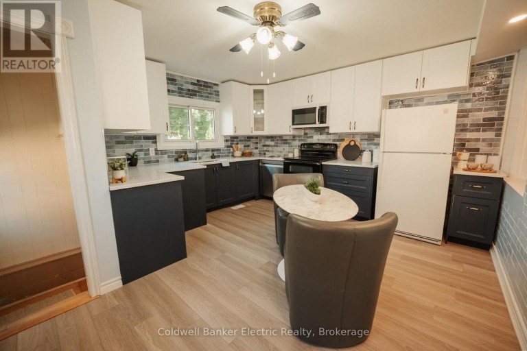 150 MONTGOMERY STREET, Peterborough (Otonabee Ward 1), Ontario, K9J1W9