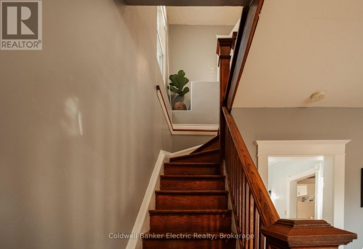 150 MONTGOMERY STREET, Peterborough (Otonabee Ward 1), Ontario, K9J1W9