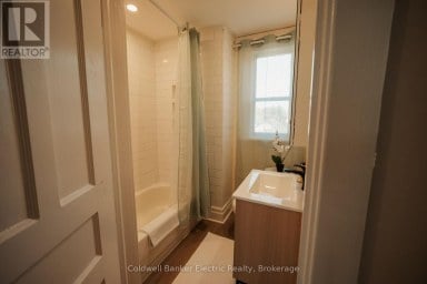 150 MONTGOMERY STREET Peterborough (Otonabee Ward 1) Ontario photo 18
