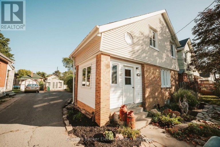 150 MONTGOMERY STREET, Peterborough (Otonabee Ward 1), Ontario, K9J1W9
