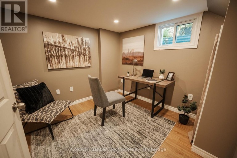 150 MONTGOMERY STREET, Peterborough (Otonabee Ward 1), Ontario, K9J1W9