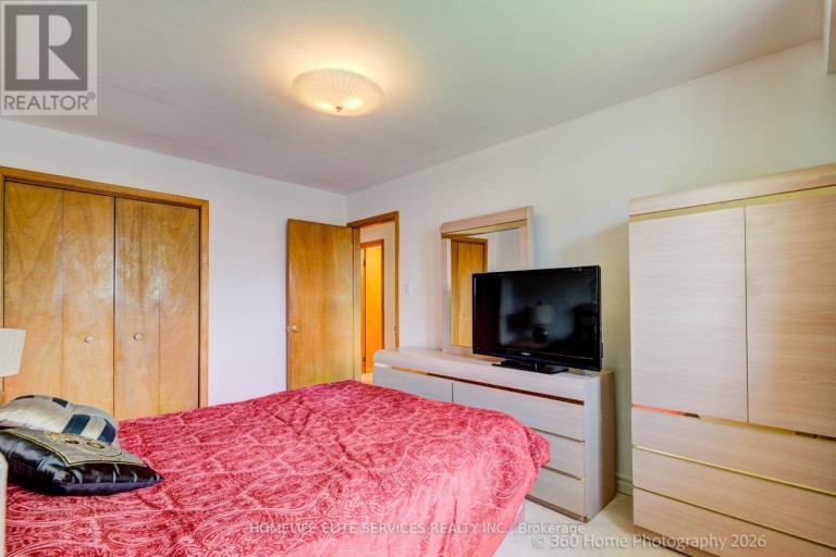69 CASTLEBURY CRESCENT, Toronto (Bayview Woods-Steeles), Ontario, M2H1W7
