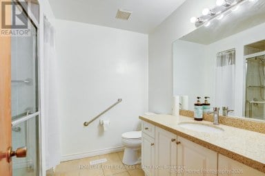 69 CASTLEBURY CRESCENT Toronto (Bayview Woods-Steeles) Ontario photo 15