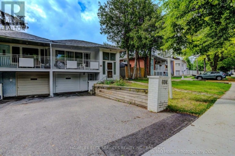 69 CASTLEBURY CRESCENT, Toronto (Bayview Woods-Steeles), Ontario, M2H1W7