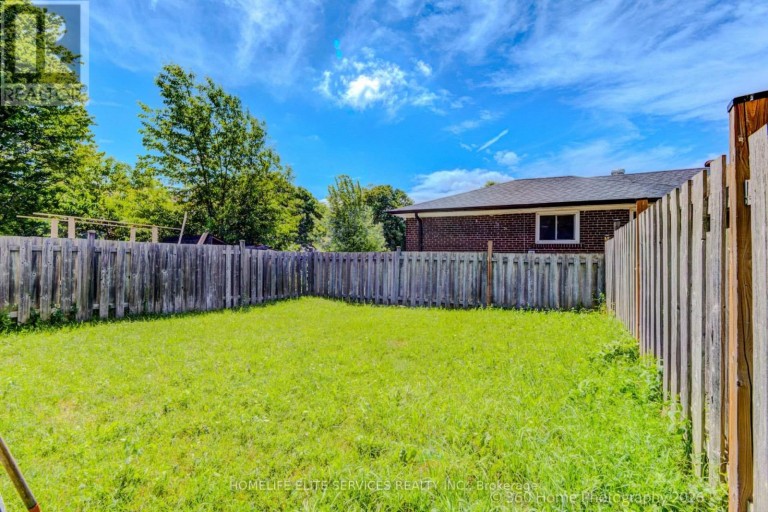 69 CASTLEBURY CRESCENT, Toronto (Bayview Woods-Steeles), Ontario, M2H1W7