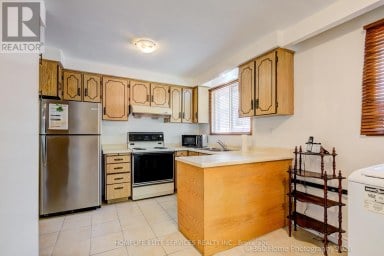 69 CASTLEBURY CRESCENT Toronto (Bayview Woods-Steeles) Ontario photo 6