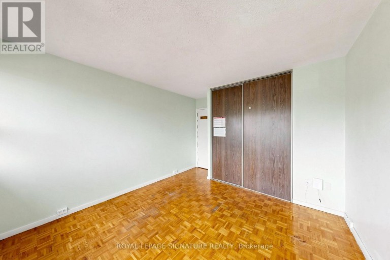 411 - 100 LEEWARD GLENWAY, Toronto (Flemingdon Park), Ontario, M3C2Z1