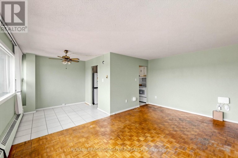 411 - 100 LEEWARD GLENWAY, Toronto (Flemingdon Park), Ontario, M3C2Z1