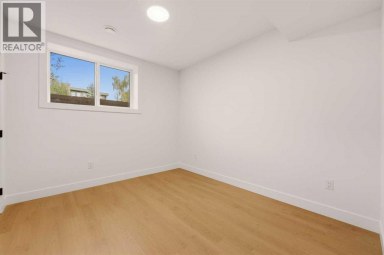 2227 36 Street SW Calgary Alberta photo 35