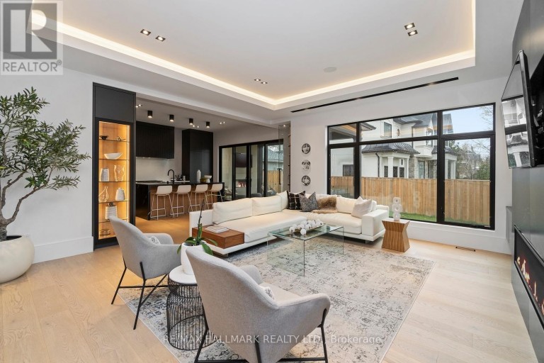 1403 WREN AVENUE, Oakville (WO West), Ontario, L6L2V7