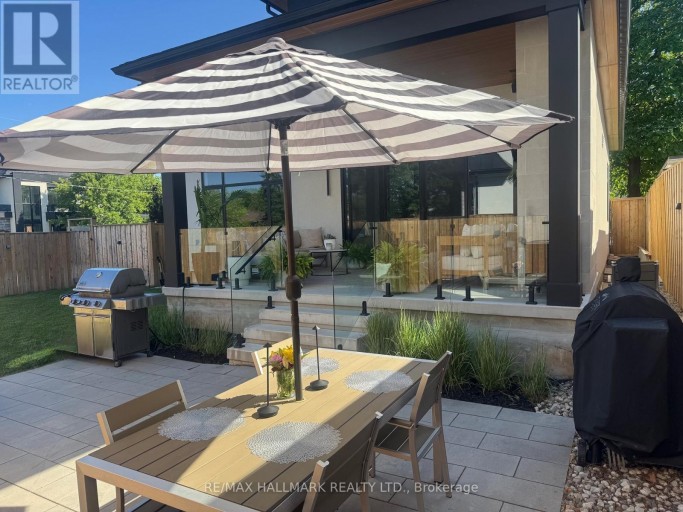 1403 WREN AVENUE, Oakville (WO West), Ontario, L6L2V7
