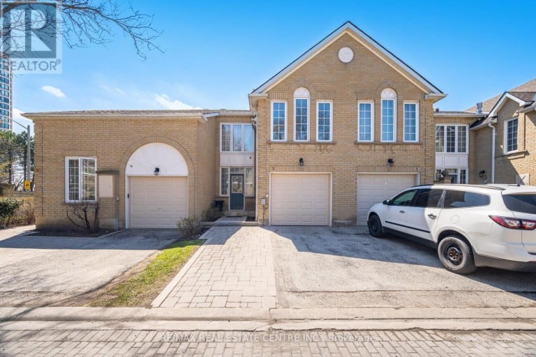 2 - 3 HARTNELL SQUARE, Brampton (Central Park), Ontario, L6S5W7