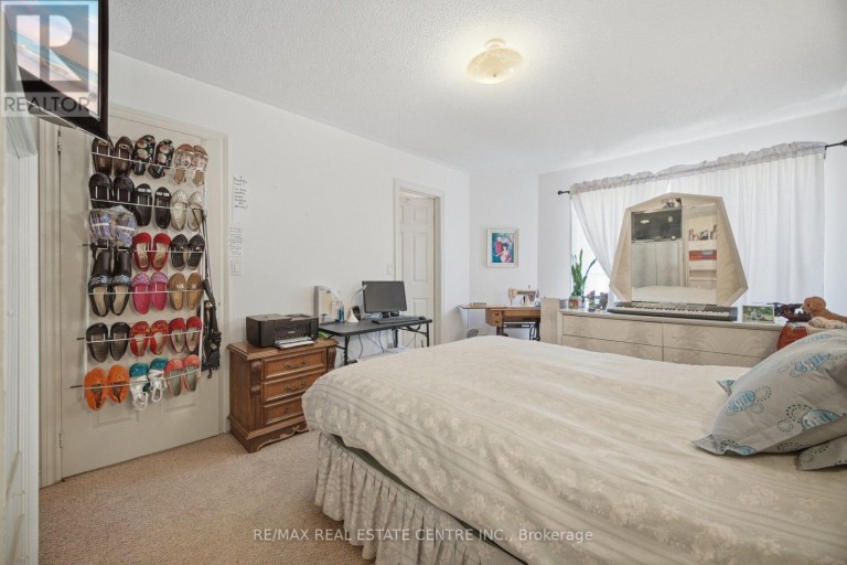 2 - 3 HARTNELL SQUARE, Brampton (Central Park), Ontario, L6S5W7