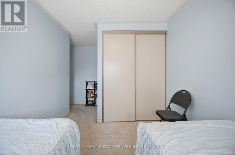 2 - 3 HARTNELL SQUARE, Brampton (Central Park), Ontario, L6S5W7