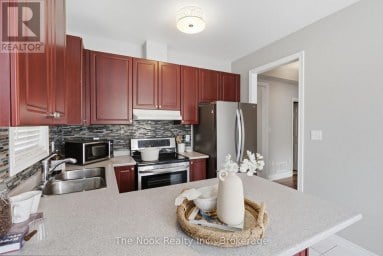 19 ALFRED SHRUBB LANE Clarington (Bowmanville) Ontario photo 10