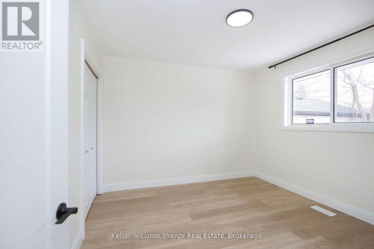 251 POPLAR STREET, Oshawa (Donevan), Ontario, L1H6P6
