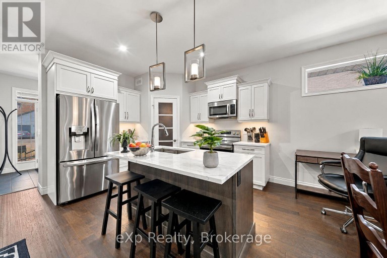 5 MAVETY COURT, Belleville (Thurlow Ward), Ontario, K8N0M2