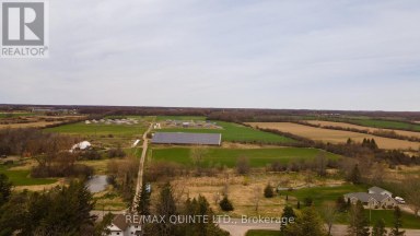 15860 LOYALIST PARKWAY Prince Edward County (Hallowell Ward) Ontario photo 5