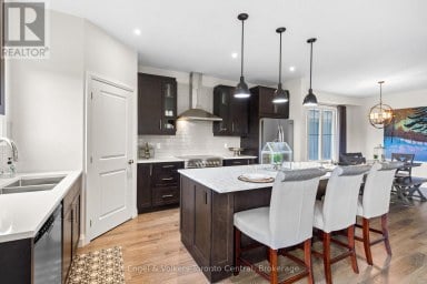 360 YELLOW BIRCH CRESCENT Blue Mountains Ontario photo 10