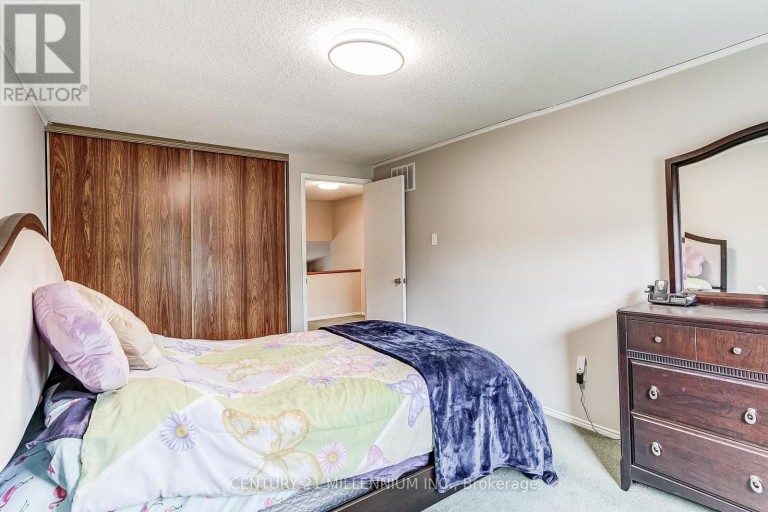 82 HORTON CRESCENT, Brampton (Central Park), Ontario, L6S5H6