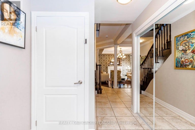 715 CASARIN CRESCENT, Milton (CO Coates), Ontario, L9T2W3
