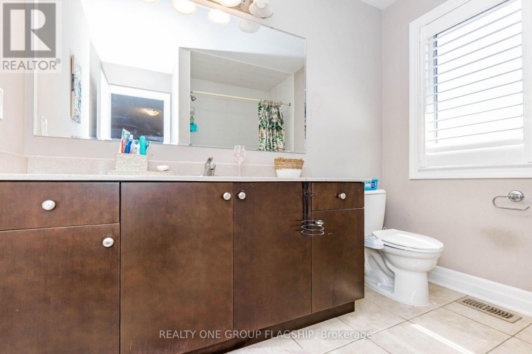 715 CASARIN CRESCENT, Milton (CO Coates), Ontario, L9T2W3
