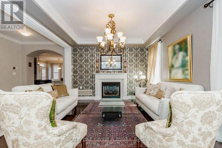 715 CASARIN CRESCENT, Milton (CO Coates), Ontario, L9T2W3