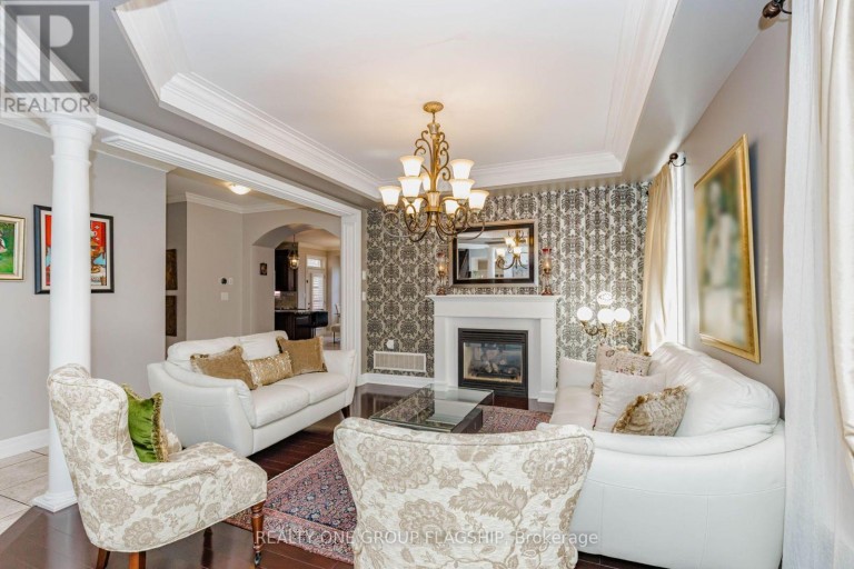 715 CASARIN CRESCENT, Milton (CO Coates), Ontario, L9T2W3