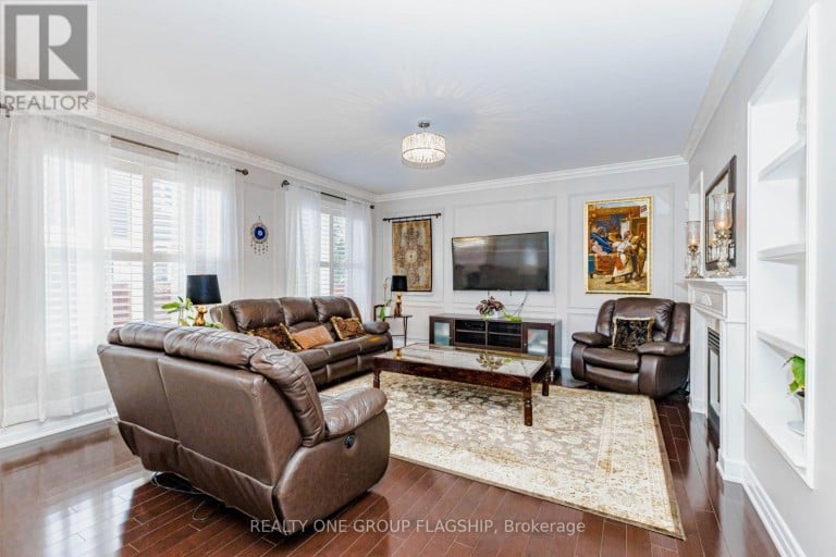 715 CASARIN CRESCENT, Milton (CO Coates), Ontario, L9T2W3