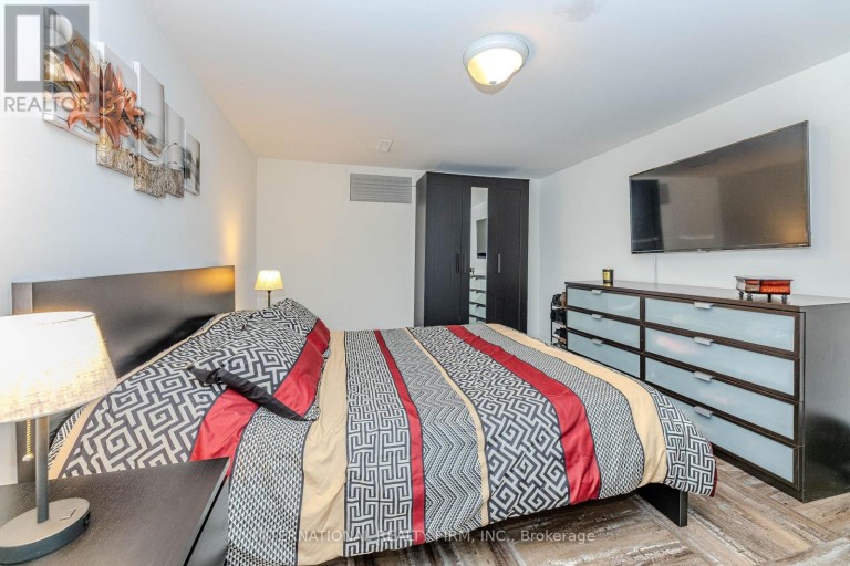 1291 CONSORT CRESCENT, Burlington (Palmer), Ontario, L7M1J8
