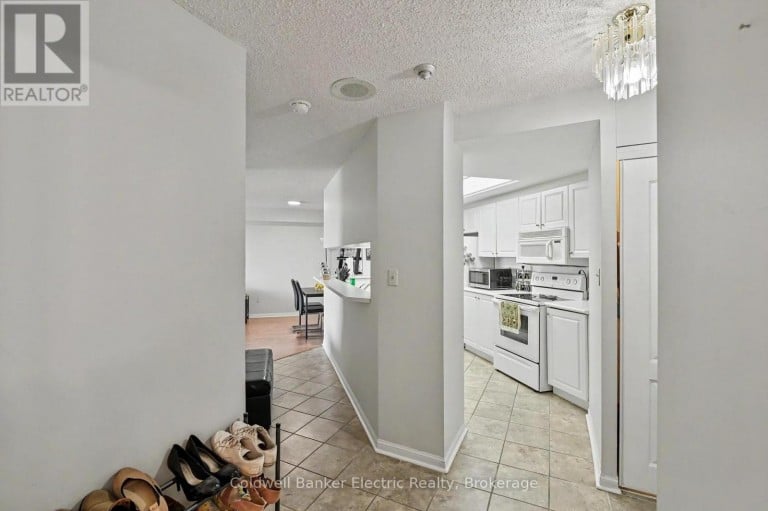 1011 - 712 ROSSLAND ROAD E, Whitby (Pringle Creek), Ontario, L1N9E8