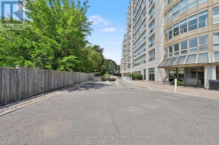 1011 - 712 ROSSLAND ROAD E, Whitby (Pringle Creek), Ontario, L1N9E8