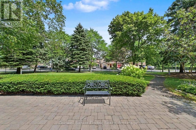 1011 - 712 ROSSLAND ROAD E, Whitby (Pringle Creek), Ontario, L1N9E8