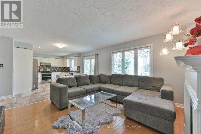 28 EMPIRE DRIVE, Barrie (Innis-Shore), Ontario, L4N0Y9
