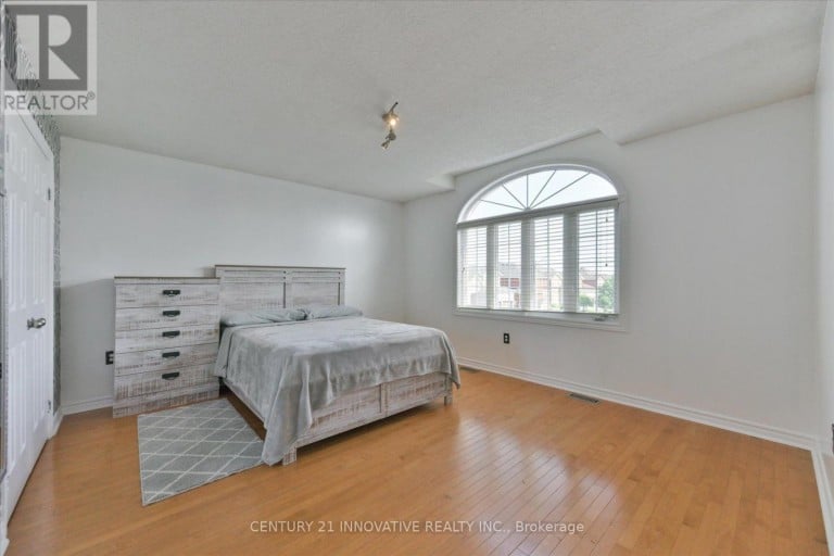 28 EMPIRE DRIVE, Barrie (Innis-Shore), Ontario, L4N0Y9