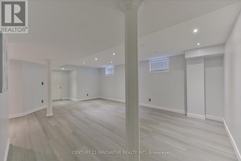 28 EMPIRE DRIVE, Barrie (Innis-Shore), Ontario, L4N0Y9