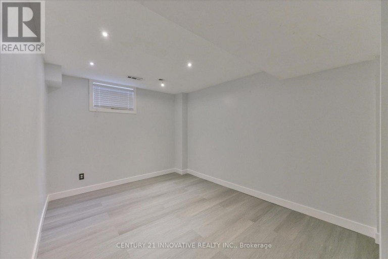28 EMPIRE DRIVE, Barrie (Innis-Shore), Ontario, L4N0Y9