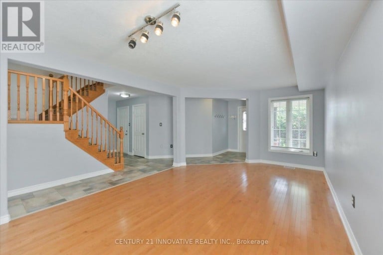 28 EMPIRE DRIVE, Barrie (Innis-Shore), Ontario, L4N0Y9