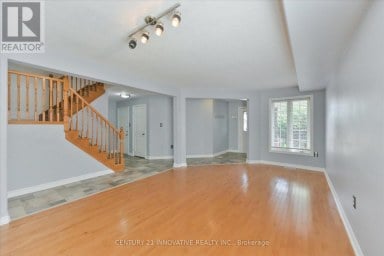 28 EMPIRE DRIVE Barrie (Innis-Shore) Ontario photo 4
