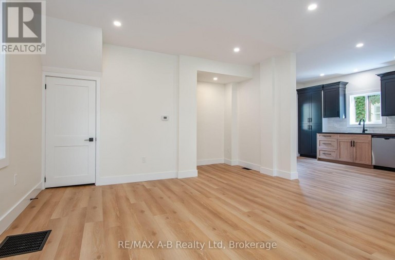 40 EAST GORE STREET, Stratford, Ontario, N5A3X5