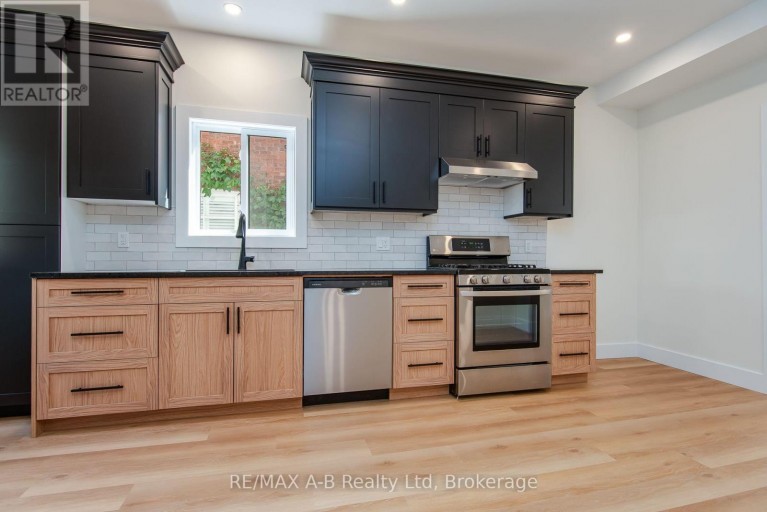 40 EAST GORE STREET, Stratford, Ontario, N5A3X5