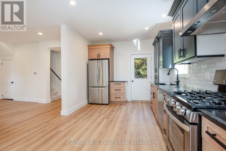 40 EAST GORE STREET, Stratford, Ontario, N5A3X5