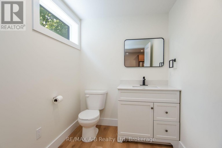 40 EAST GORE STREET, Stratford, Ontario, N5A3X5