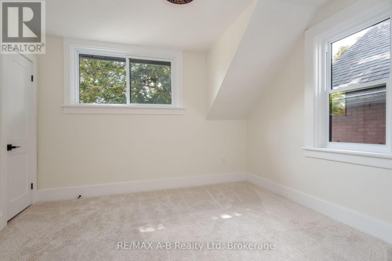 40 EAST GORE STREET, Stratford, Ontario, N5A3X5