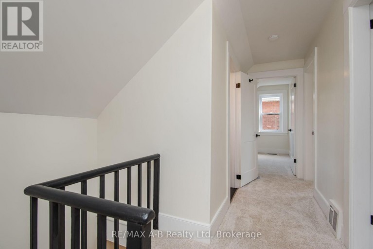 40 EAST GORE STREET, Stratford, Ontario, N5A3X5