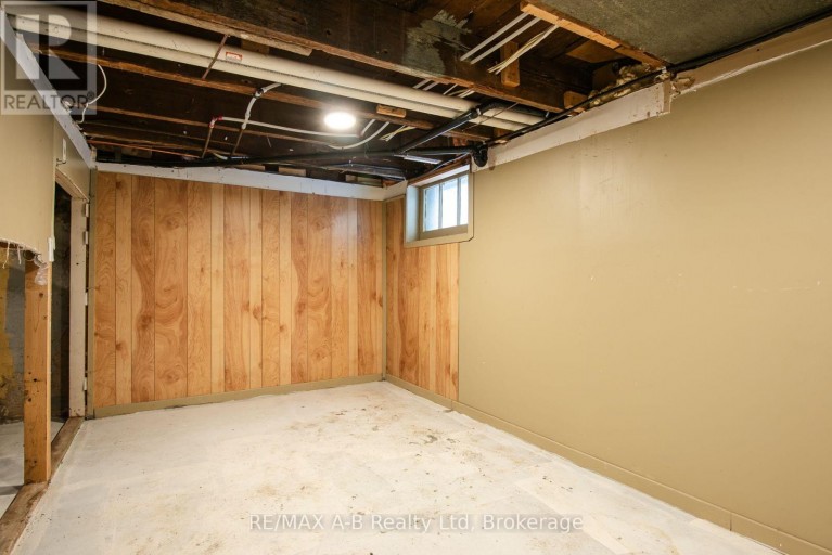 40 EAST GORE STREET, Stratford, Ontario, N5A3X5