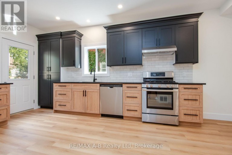 40 EAST GORE STREET, Stratford, Ontario, N5A3X5