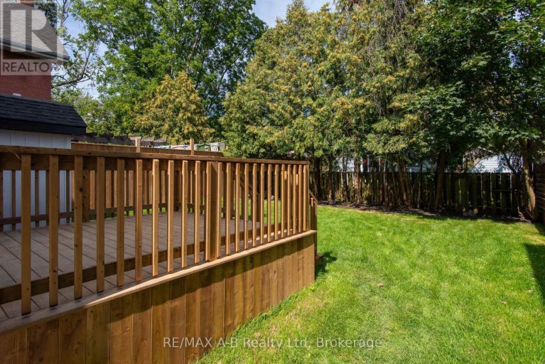 40 EAST GORE STREET, Stratford, Ontario, N5A3X5