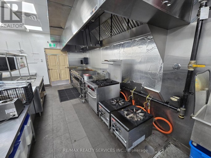 8 - 1575 UPPER OTTAWA STREET, Hamilton (Rymal), Ontario, L8W3E2